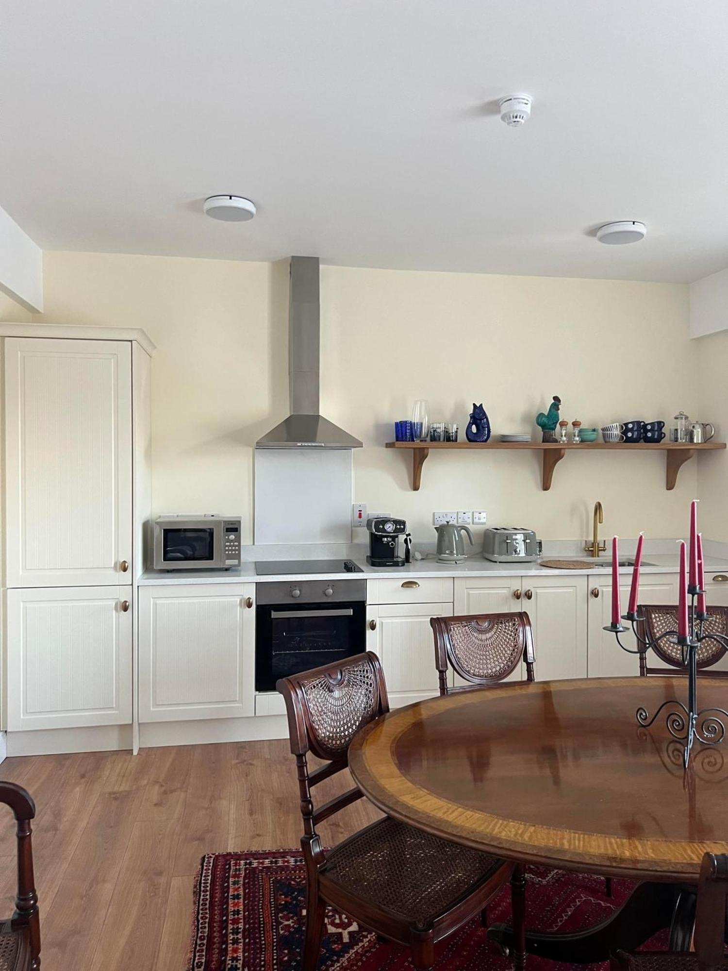 Riverfront Apartments At The Blue Goat Ramelton Eksteriør billede